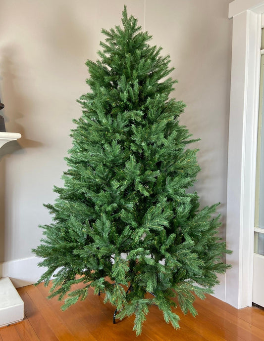 English Pine Christmas Tree (Instant Shape) PE