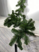 Load image into Gallery viewer, 6ft Pine Garland