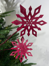 Load image into Gallery viewer, Red Wooden Snowflake Pick
